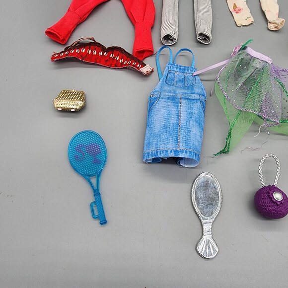 Barbie Dolls Lot w/ 3 Dolls, 30+ Clothes & Accessories Mixed Outfits - Picture 8 of 16